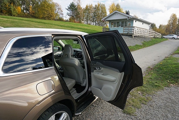 Volvo XC90 29 of 30