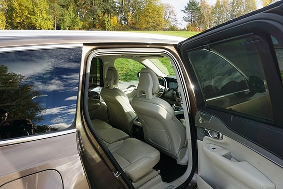 Volvo XC90 29 of 30