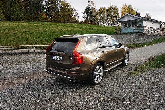 Volvo XC90 4 of 30