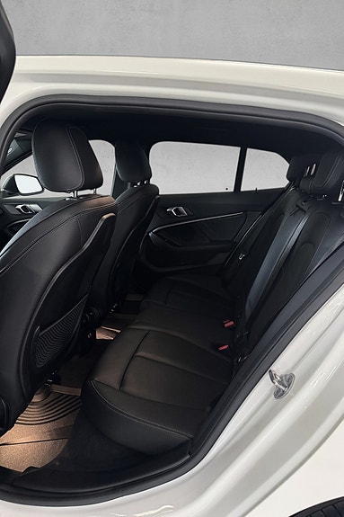 BMW 118d 22 of 30