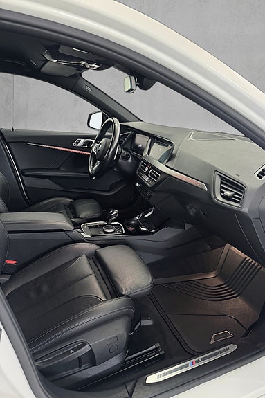 BMW 118d 18 of 30