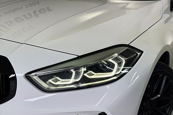 BMW 118d 8 of 30
