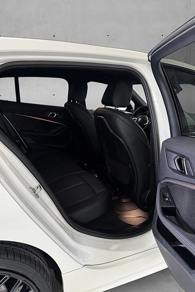 BMW 118d 19 of 30