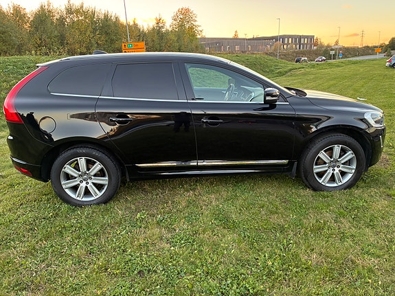 Volvo XC60 5 of 21