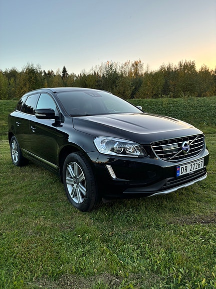 Volvo XC60 2 of 21