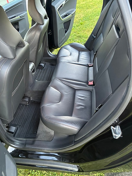 Volvo XC60 10 of 21