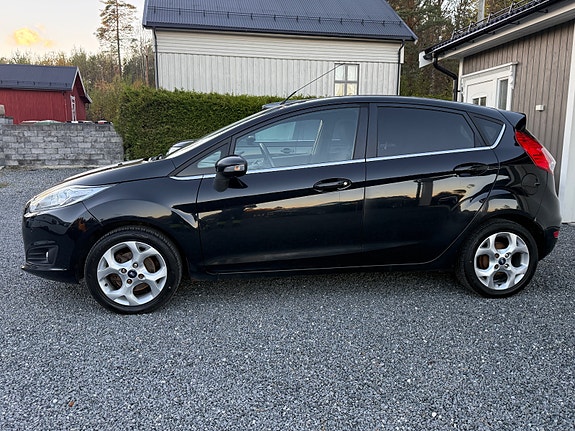 Ford Fiesta 2 of 12