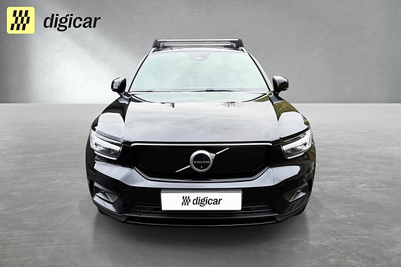 Volvo XC40 5 of 22