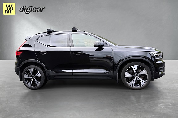 Volvo XC40 4 of 22