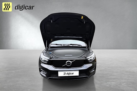 Volvo XC40 12 of 22