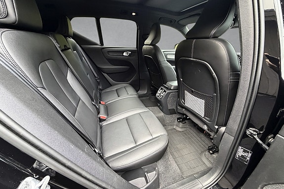 Volvo XC40 10 of 22