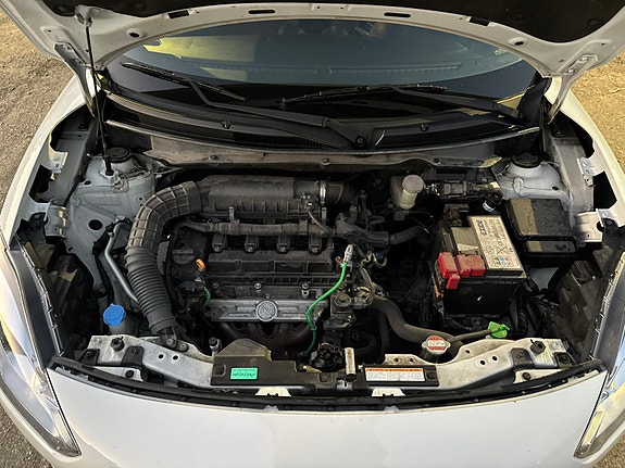 Suzuki Swift 16 of 18
