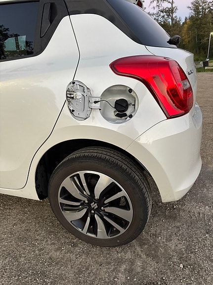 Suzuki Swift 3 of 18