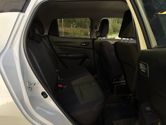 Suzuki Swift 13 of 18