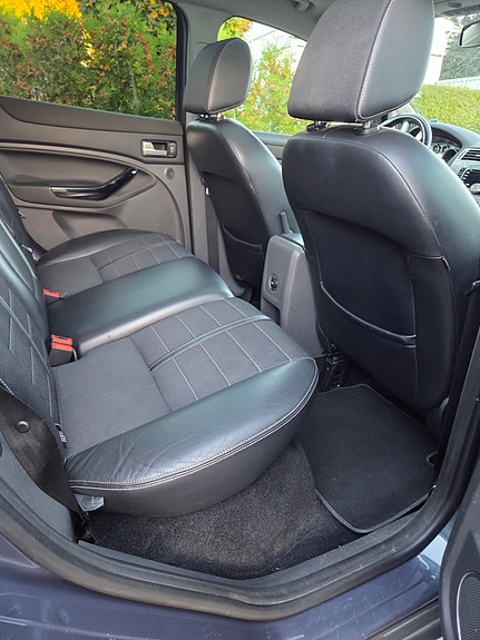 Ford Kuga 10 of 12