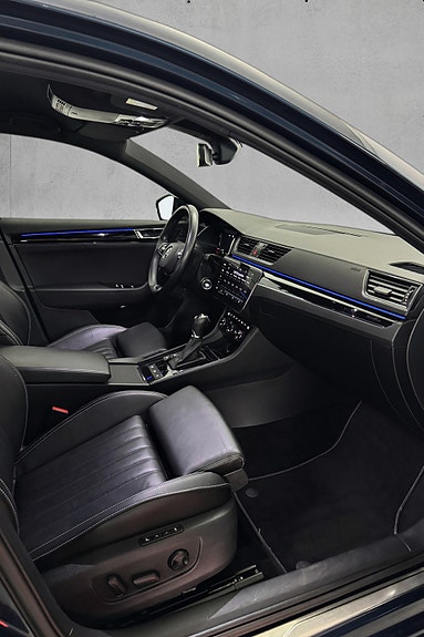 Skoda Superb 18 of 30