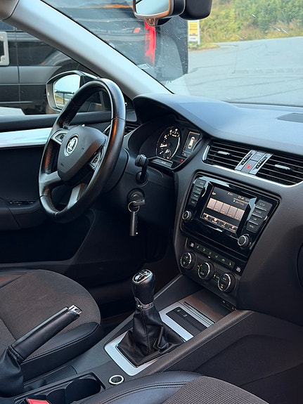 Skoda Octavia 3 of 12