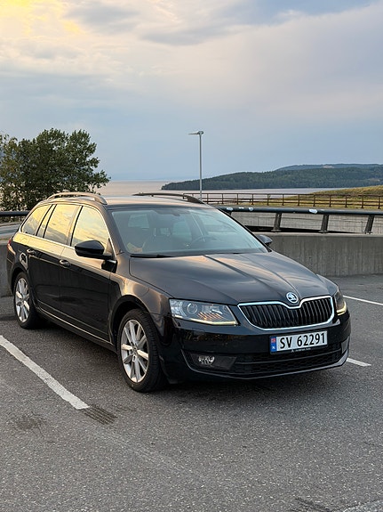 Skoda Octavia 2 of 12