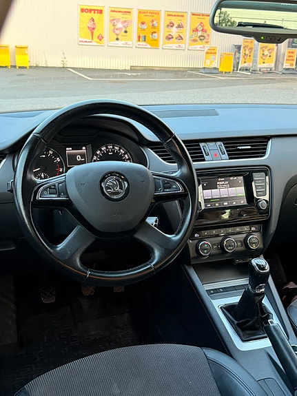 Skoda Octavia 4 of 12