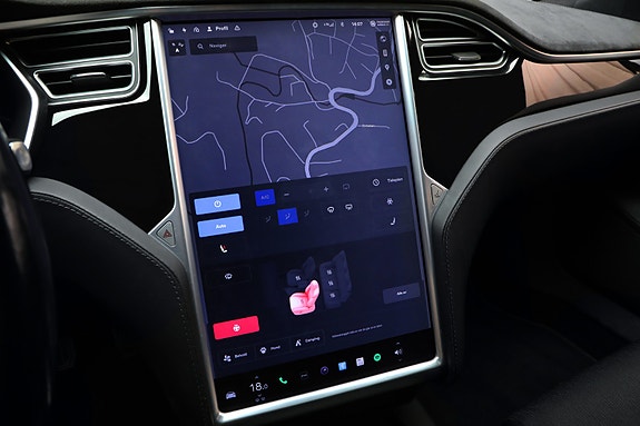 Tesla Model S 20 of 23