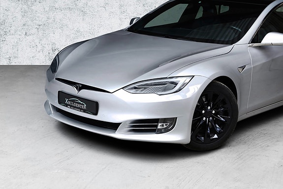 Tesla Model S 3 of 23