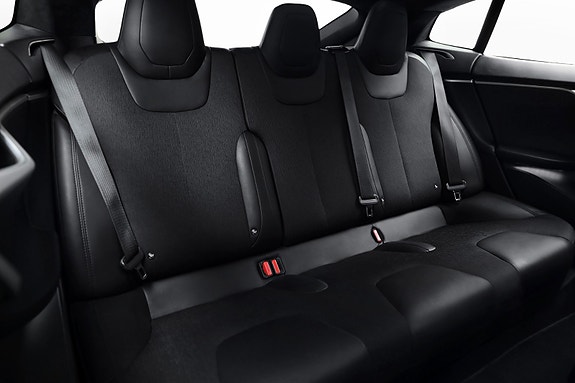 Tesla Model S 13 of 23