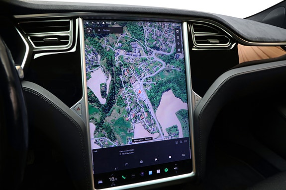 Tesla Model S 18 of 23