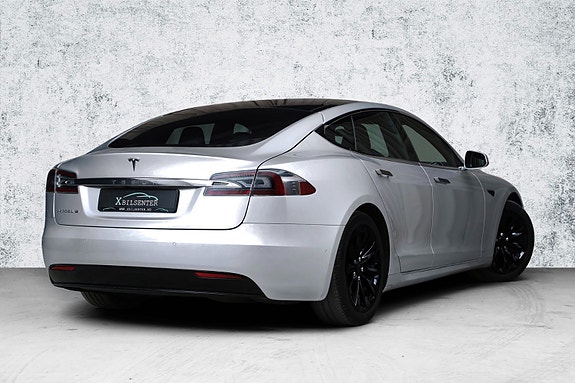 Tesla Model S 2 of 23