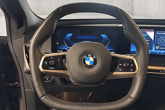 BMW iX 9 of 18
