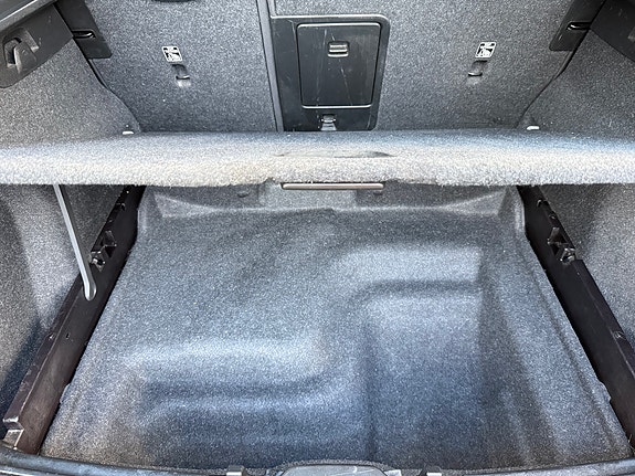 Volvo XC40 16 of 17