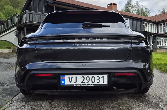Porsche Taycan 4S 6 of 16