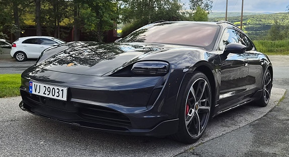 Porsche Taycan 4S 3 of 16
