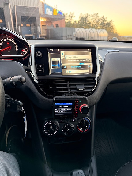 Peugeot 208 16 of 24