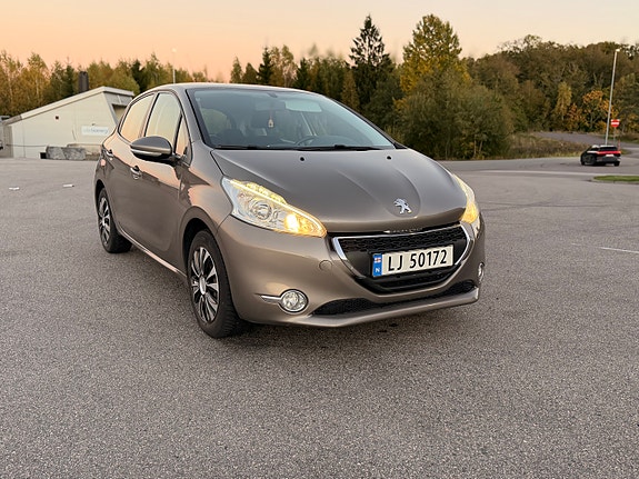 Peugeot 208 4 of 24