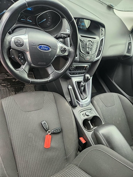 Ford Focus 8 of 12