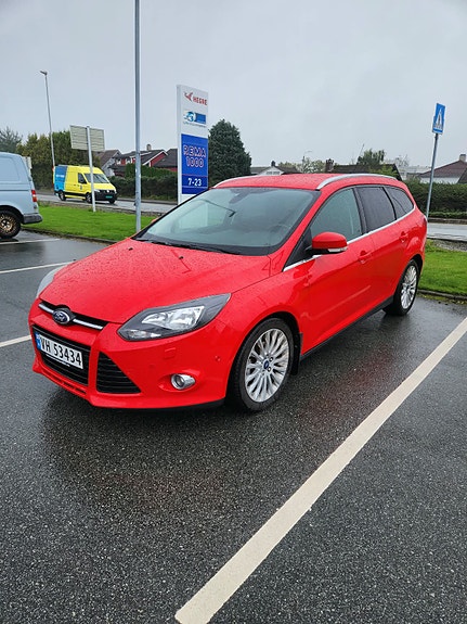 Ford Focus 2 of 12