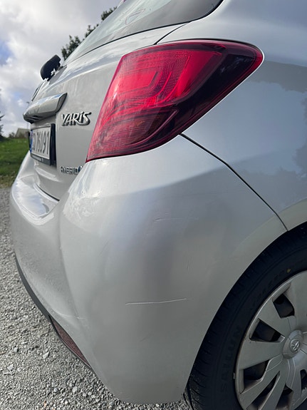 Toyota Yaris 6 of 15
