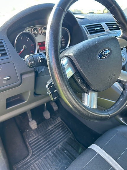 Ford Kuga 13 of 17