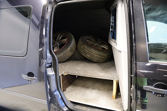 Volkswagen Caddy 10 of 12