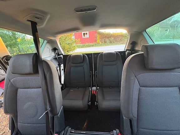 Ford S-MAX 9 of 11