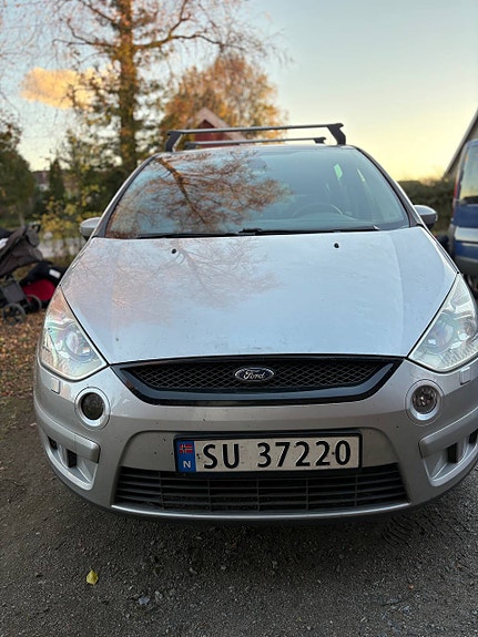Ford S-MAX 3 of 11