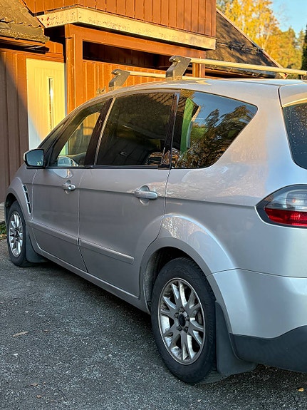 Ford S-MAX 2 of 11