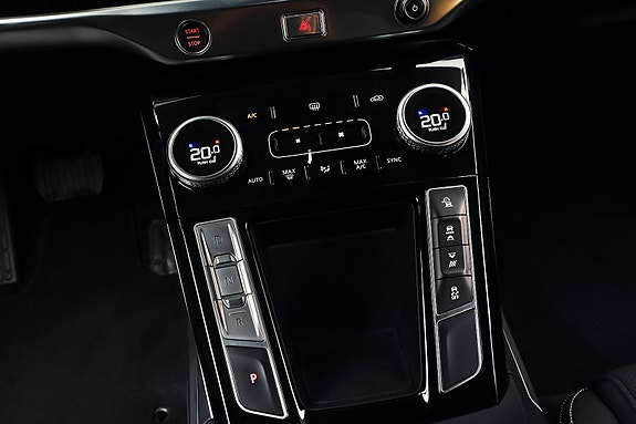 Jaguar I-PACE 17 of 24
