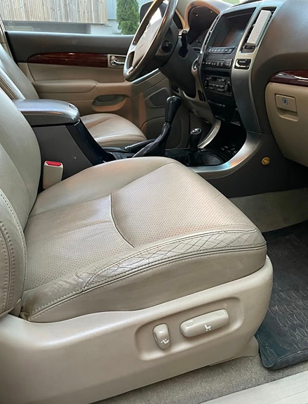 Toyota Land Cruiser 10 of 20