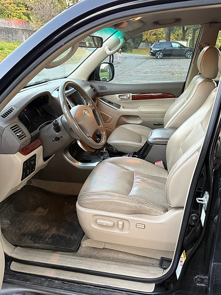 Toyota Land Cruiser 7 of 20
