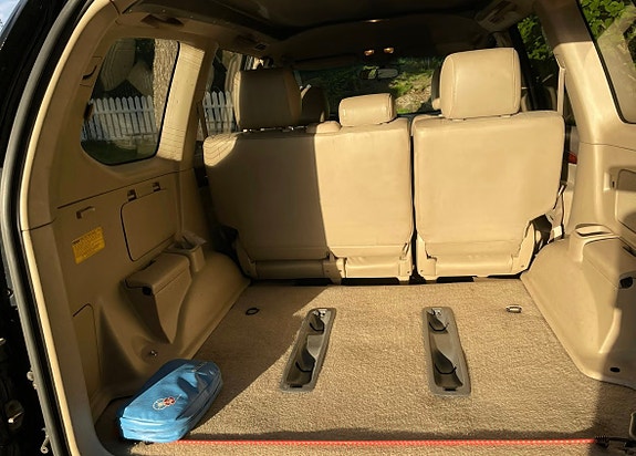 Toyota Land Cruiser 17 of 20