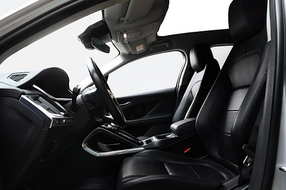 Jaguar I-PACE 10 of 23