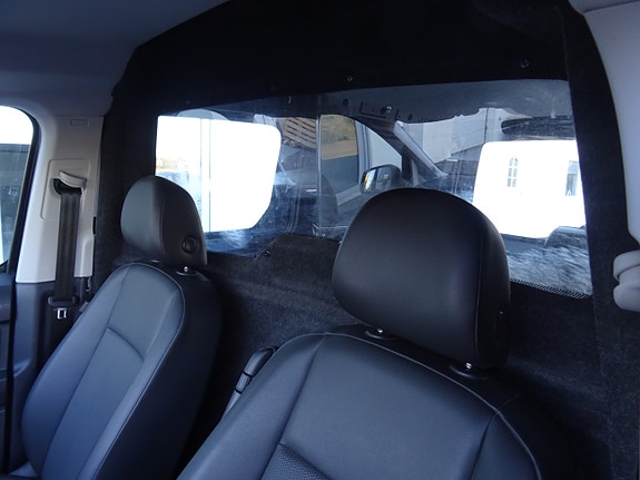 Volkswagen Caddy 25 of 30