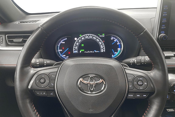 Toyota RAV4_HYBRID 12 of 27