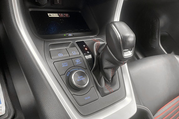 Toyota RAV4_HYBRID 20 of 27